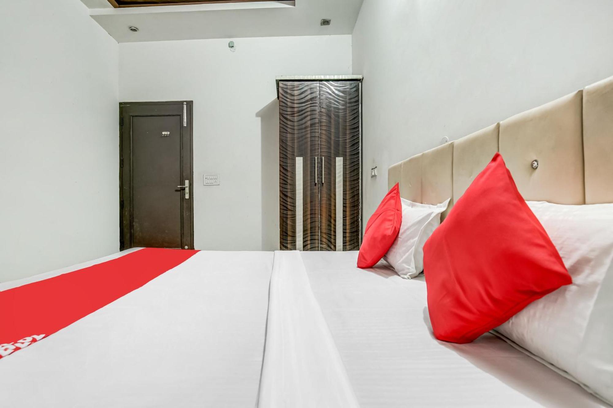 Flagship Hotel Big Boss Kurukshetra Exterior photo